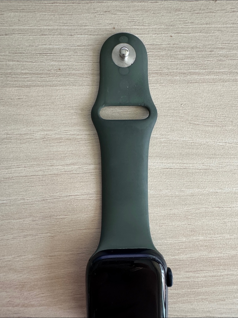 Apple Watch Series 7 GPS with Green Silicone Smartwatch Band - Picture 3 of 8